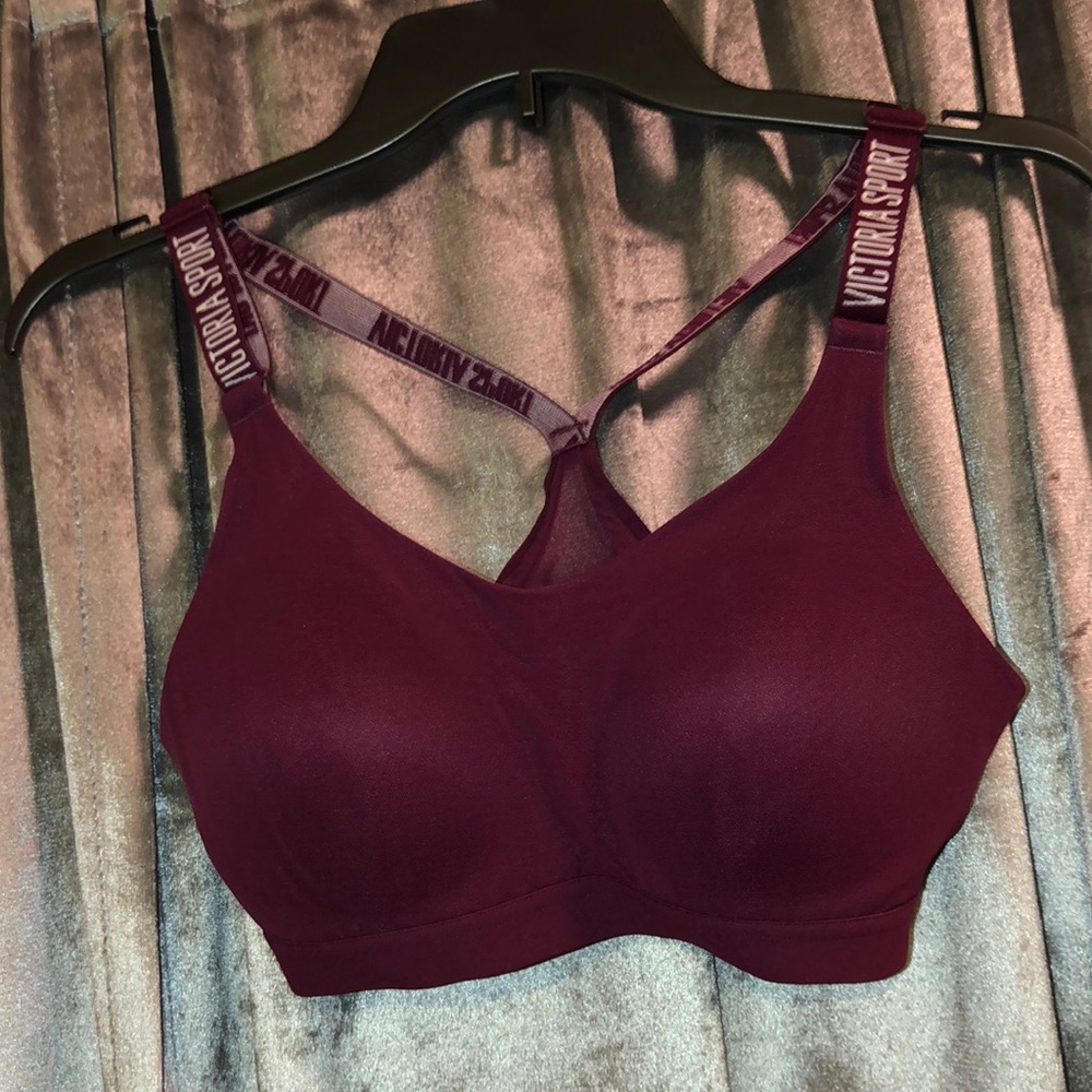 NEW 34C Victoria’s Secret Sports Bra Maroon